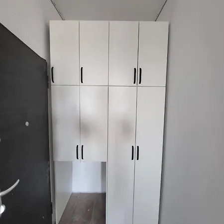 Onix Building 802